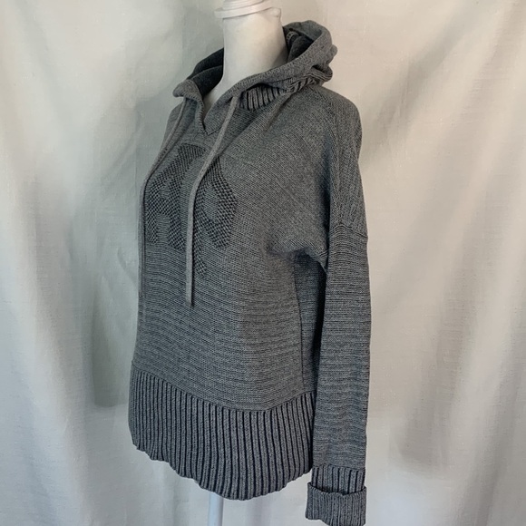 GAP Branded Gray Hooded Sweater - Picture 7 of 16